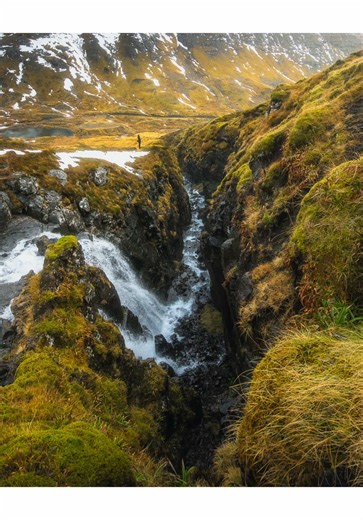 We’re all here… on the same tiny piece of rock 🌍 Sometimes all you need is a bit of perspective. Have you felt it? 👇 #roamthefaroeislands #faroeislands #visitfaroeislands #landscapephotography #travelphotography