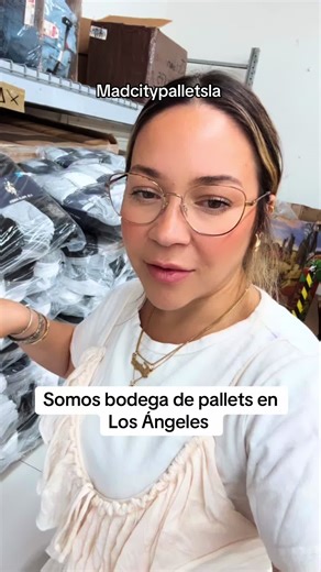 Somos bodega de pallets en Los Ángeles ! WA:  1✨213✨455-3870✨. . #lafashionbuyer #palletsale #pallets #wholesale #losangeles
