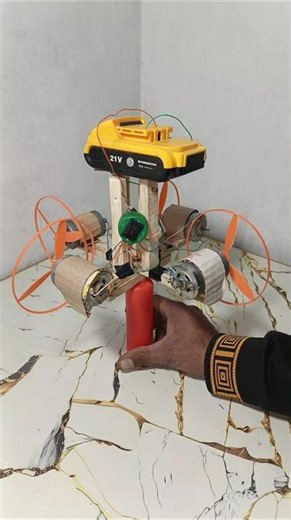 Fan That Moves Itself! 4 DC Motor Air-Powered Sliding Fan #experiment #dcmotor #diy #art #craft