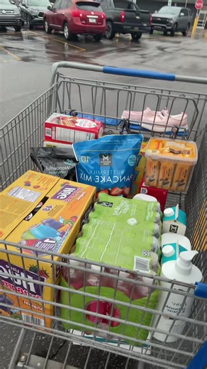 Sam’s runs are getting a little pricey over here!! #samsclub #shoppinghaul #snacks #sahmomlife #groceryhaul