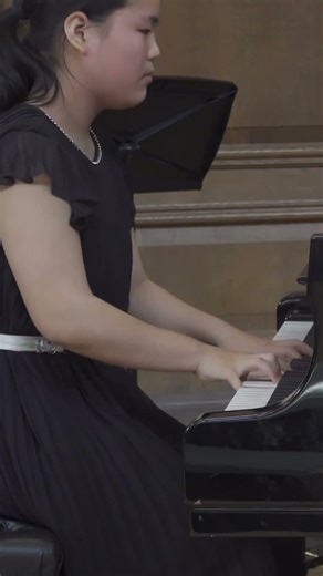 Beautiful Debussy piano moment