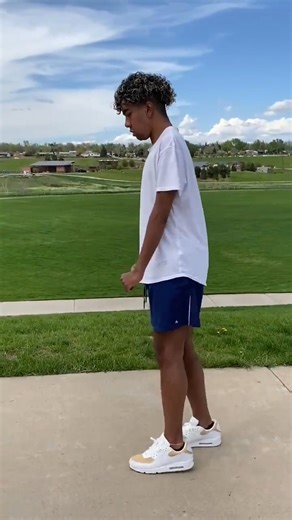 🔴 En 2011, Tyler Wesley s’est retrouvé à l'hôpital après un grave accident de la route. Les médecins lui ont alors annoncé qu’il n’avait qu’un 1 % de chance de pouvoir remarcher. Neuf ans plus tard, à force de détermination, il a réussi ! 💪 ❤️ | Hope News