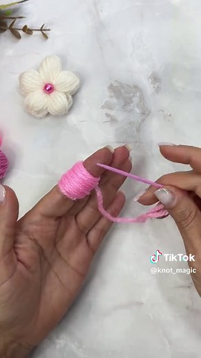 Easy Yarn Flowers: DIY Guide for Handmade Decor