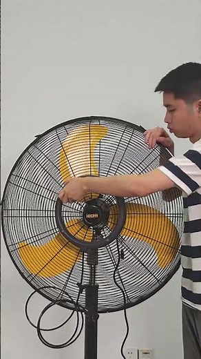 30" Misting Outdoor Oscillating Pedestal Fan