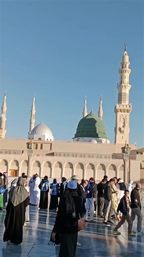 Bas Raha Hai Nazar Mein Madina ﷺ | Heart Touching Naat | Beautiful Islamic Kalam 2026#ytshorts