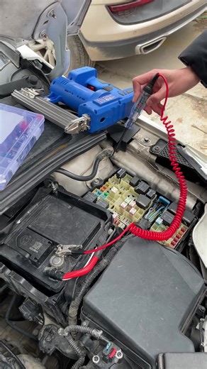 Stop guessing, strat testing: car circuit tester 101. #lifehack #tools #fyp #cartips