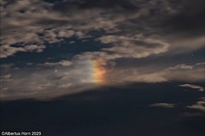 Cloud Iridescence at Night! A Moonbow gone rogue. What an amazing video! Kuruman Hills, Northern Cape. Albertus Horn | We Are South Africans