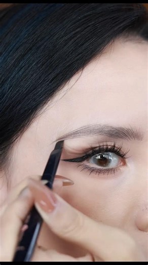 Beginner Eyebrow Drawing Tutorial | Natural Brows + Thrush Tips You Need to Know.#shorts #bollywood