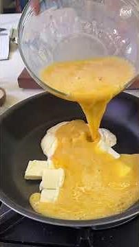 Bobby Flay's Cold Pan Scrambled Egg Method 🍳