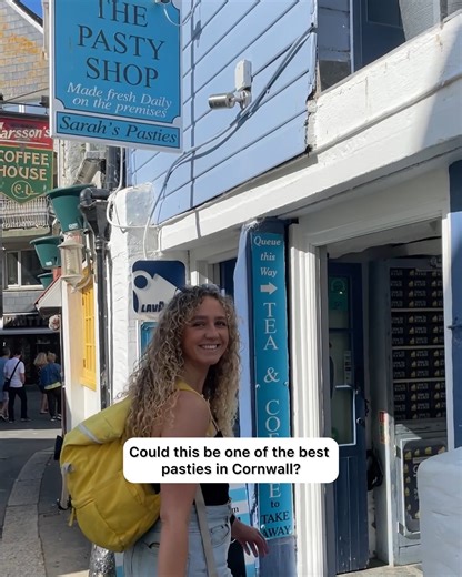 Have you tried Sarah’s Pasty Shop in Looe? 👉Get there by train on the scenic Looe Valley Line. 📆 Sarahs Pasty Shop is open 9:00 – 15:30, Mon – Sat. | Devon & Cornwall's Great Scenic Railways