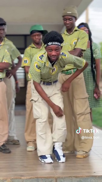 Nigerian Dance Moves: Showcasing Top Performers