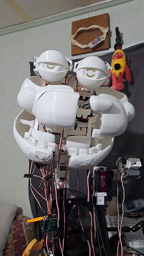 Funtime Freddy animatronic singing test#fnaf #fivenightsatfreddy #engineering #animatronic #funtimefreddy #robot #3dprinting #arduino #animation #sisterlocation