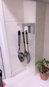 12K views · 148 reactions | 360 ° rotatable adjustment for quick select dinnerware. Easy to install and tear off, without any damage to the surface. Convenient for Any Smooth Surface Just Snap it and it is on! Get the 360° rotating hooks: https://bit.ly/2C3pjOg #dhgate #kitchen #gadgets #organizations #kitchenware | Gadgets | Facebook