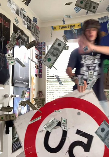 there’s a giant dancing roach in my room #istealpeoplesshitsandeatthem