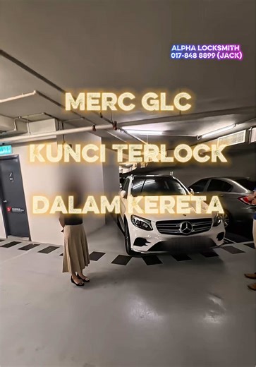 Kunci Merc GLC ada dalam kereta, pintu tiba2 lock sendiri, datang buka pintu tanpa rosak. Damansara - PJ - KL - Klang Valley. Door To Door Service. 017-848 8899 (Jack) Call or Whatsapp For Appointment. #MercedesGLC #unlockdoorservice #kuncikeretaterkunci #keylockinsidecar #carkeylocksmith