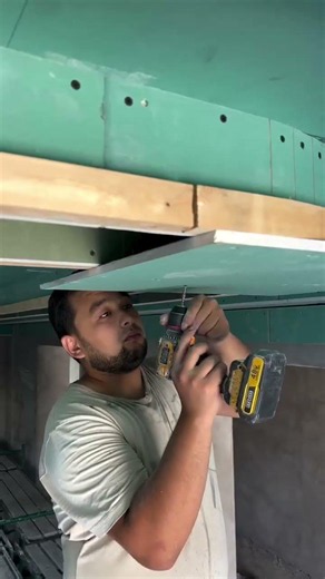 The Secret to Perfect Curved Ceilings 🤫👷‍♂️#DrywallArt #OddlySatisfying #ConstructionHacks