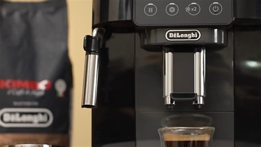 德龙ECAM 220.22.BG咖啡机，兼顾性能与设计，家用体验出色。