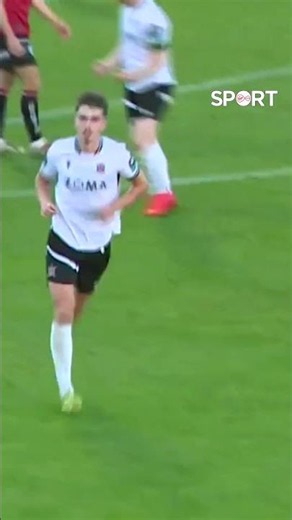 Unreal goal for Dundalk! Kenny on fire 🔥