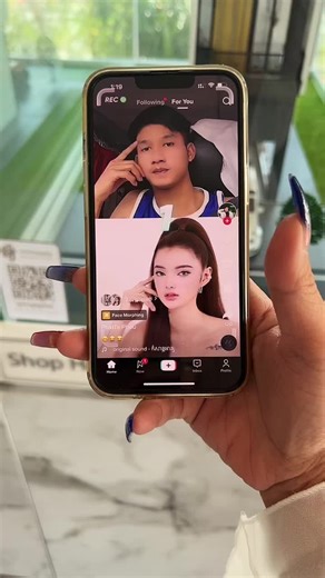 Live Video Call: Tips for Engaging Virtual Conversations