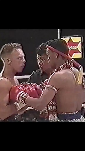 Year 1992, Ramon Dekkers vs Orono. What a fight! Pure action from round 1 to 5 🔥 #muaythai #muaythaifighter #ramondekkers | Muay Thai Authority