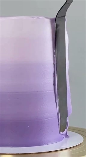 The Most Satisfying Cake You’ll See Today 🍰