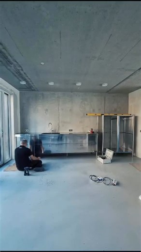 Alpes Inox | #workinprogress di #alpesinox @kitchens_stories 🙏#alpesinoxkitchen #stainlesssteelkitchen #designkitchen #kitchendesigner #kitchendesign... | Instagram