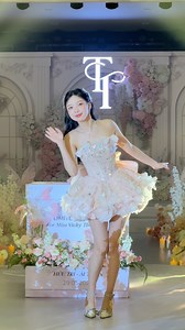 371K views · 12K reactions | Unbox wedding dress 懶 | Vicky Thien Tran | Facebook