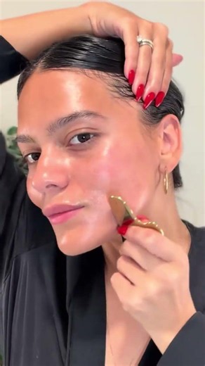 get sculpted with our guasha routine🤍promotes lymphatic drainage + give your skin a post facial glow
