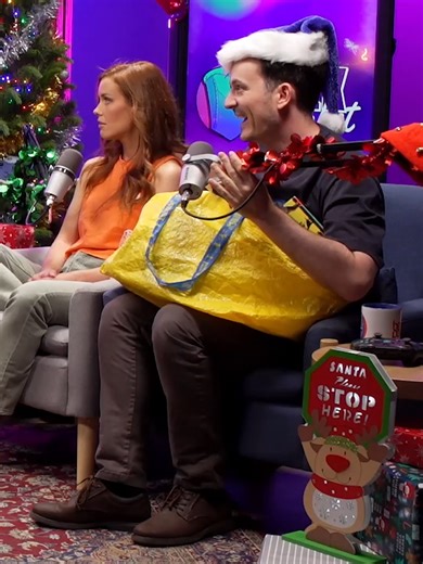 so nice of@tvsbajo to get us all such... thoughtful presents... @hexsteph @ruby.innes @pierrethtiktok @gusmangoose #twitch #gaming #goodgame #hexsteph #bajo #christmas