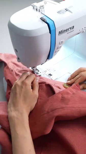 Upcycle Old Jeans into a Hobo Shoulder Bag Easily | Miarti Sewing Tips 🧵 #Miarti - #Sewing #Tips 🧵 FREE PATTERN & CUTTING GUIDE: UPCYCLED DENIM HOBO BAG 👇Give your old jeans a second life! Copy or save this free pattern guide to create a trendy, functional hobo shoulder bag. https://www.youtube.com/post/UgkxVFf2ZUw_fF4P-Lt53fM8Z369ct8OHtXo By #Miarti - Sewing Tips 00:00 - Grab your old jeans for this easy upcycle 00:04 - Unpicking the back patch pocket, cutting a waistband section, and rippin