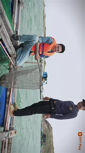 WeChoice 2025 là dịp để cộng đồng cùng bày tỏ sự trân trọng và yêu thương dành cho Khoai Lang Thang – cho những nỗ lực bền bỉ, những tâm huyết được gửi gắm không chỉ trong năm 2025 mà còn suốt chặng đường đã qua. Mỗi lượt đề cử là một lời cảm ơn chân thành, dành cho Khoai và những giá trị tích cực, tử tế mà anh đã và đang lan tỏa qua từng thước ------------------------------------- Cổng đề cử WeChoice Awards 2025 với chủ đề “Viết tiếp câu chuyện Việt Nam” đã chính thức mở từ ngày 10/01 - 18/01/2