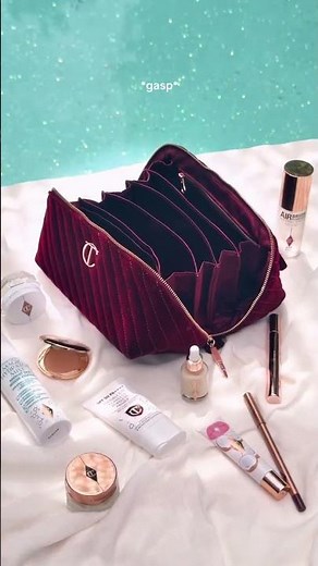 What’s in your summer makeup bag ☀️ #charlottetilbury #makeupbag #beautybag