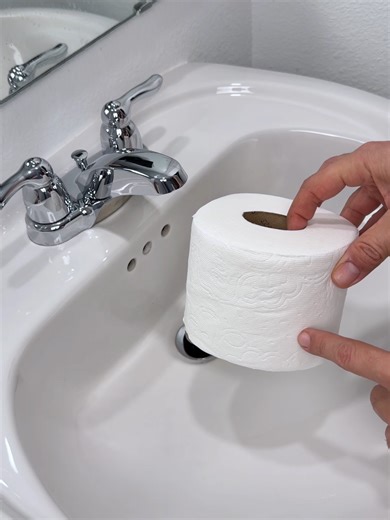 Simply pour toilet paper under running water #hacks #airfreshener #toiletpaper