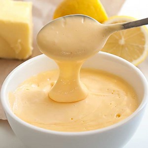 Simple 2 Minute Easy Hollandaise Sauce