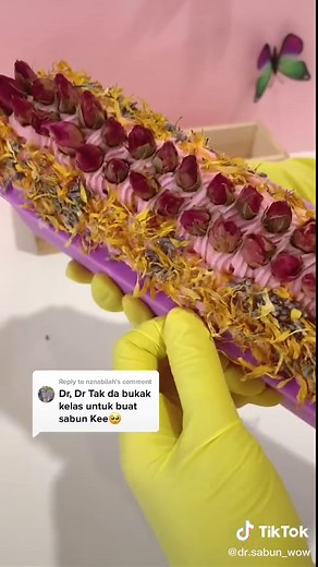 Reply to @nznabilah soap 🧼 making process #wowsoapbars #tiktokmalaysia #handmademalaysia