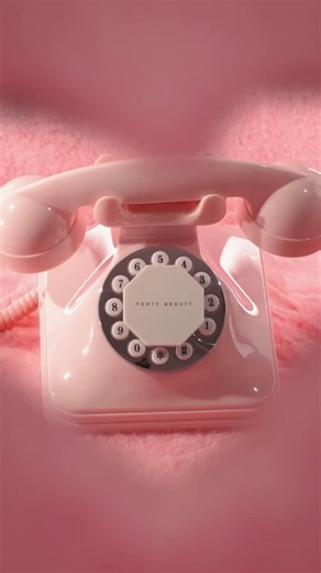Pick up get your pink on, boo! 📞 Shimmer your lips, face body with a lineup inspired by @FENTYBEAUTY's Wattabrat, our iconic highlighter shade. ⤵️ 🩷 Gloss Bomb in ‘Wattabrat’ ‘Wattab!*%#’ 🩷 Mini Killawatt Freestyle Highlighter in ‘Wattabrat’ ‘Wattab!*%#’ 🩷 Fairy Bomb Wattacrush Heart Shaped Shimmer Puff Shop the limited-edition collection at @sephorasg 📷: @olgadann #NewatSephora #OnlyatSephora #Sephorasg | SEPHORA