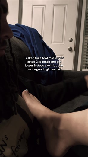 A Sweet Goodnight: Kisses Over Massage