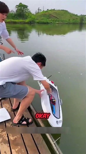Electronic Boat Fell in the Pond… Still Works! 😱🚤 #shorts #usa