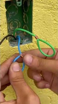 Learn the right way to install a double outlet #Electrician #ElectricalTips