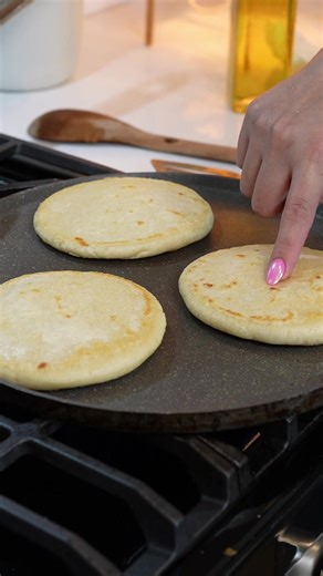 Let me show you how to make the most delicious cheesy GORDITAS de CALABACITAS con POLLO these are so SIMPLE yet so delicious, fast meal and on a budget! ☺️♥️ #gorditas #calabacitas #calabacitasalamexicana #mexicanfood #mexicanrecipes #recetasfaciles #comidamexicana #gorditasdequeso #recipe #fyp #parti