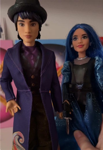 Descendants 5 Wicked Wonderland review: Evil Chloe & Heartless theories