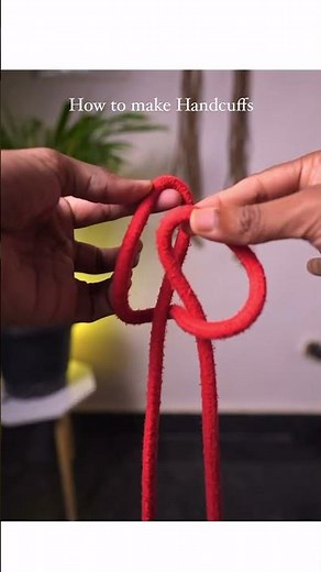 5 BENEFITS OF HANDCUFFS IN A RELATIONSHIP.