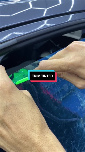 Cara Potong Cermin Tinted untuk Kereta