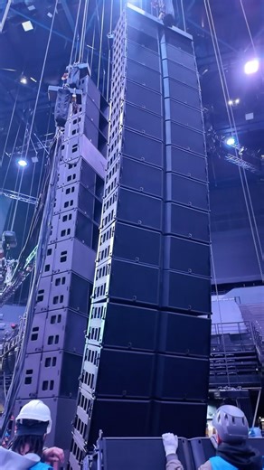 📍: Load-In of ‪@HansZimmerLive‬ Paris #lacoustics #hanszimmer #hanszimmerlive #proaudio