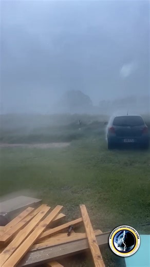 Haigslea, QLD has been impacted by very strong winds and heavy rainfall during a powerful microburst that moved through the area a short time ago. Video submitted by HSC follower Grace | Higgins Storm Chasing