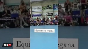 Video of “Hobby Horse” Championship in Finland goes viral