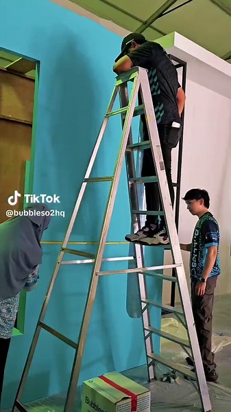 Setup Day | 1 Day to Go Before MATEC 2025! Setup booth Bubbles O2 masih berjalan di National Stadium Bukit Jalil. Team tengah all out nak pastikan semuanya siap dan sempurna untuk esok! Kami tak sabar nak jumpa korang nanti 💙 📍 Stadium Nasional Bukit Jalil 📅 31 Oktober – 2 November 2025 🕙 10.00 AM – 10.00 PM @majlisamanahrakyat #BubblesO2 #MATEC2025 #SetupDay