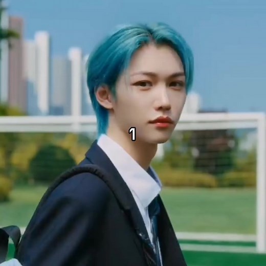 Felix en Anime: Las 4 Versiones del MV 'Heartris'