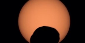 Mars Rover Captures Incredible Video of Phobos Eclipse