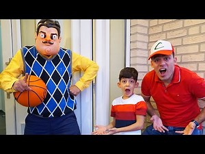 Jason y Alex juegan con una pelota en el patio | La historia de un vecino malvado